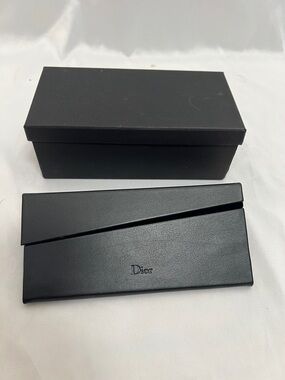 CHRISTIAN DIOR SUNGLASSES
GLASSES CASE BLACK